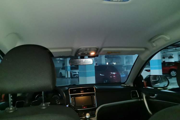 Used Haval M6 2019 1.5T Manual Two-Wheel Drive Urban Version China VI Standard Headliner