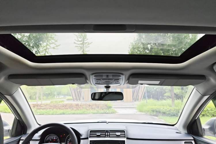 Used Haval M6 2019 1.5T Manual Two-Wheel Drive Elite Version China VI Standard Headliner