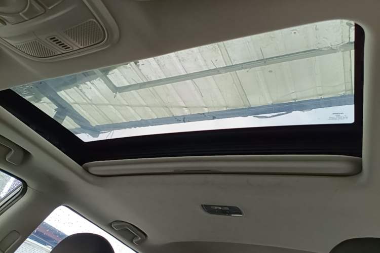 Used Haval M6 2019 1.5T DCT Two-Wheel Drive Elite Version China VI Standard Headliner