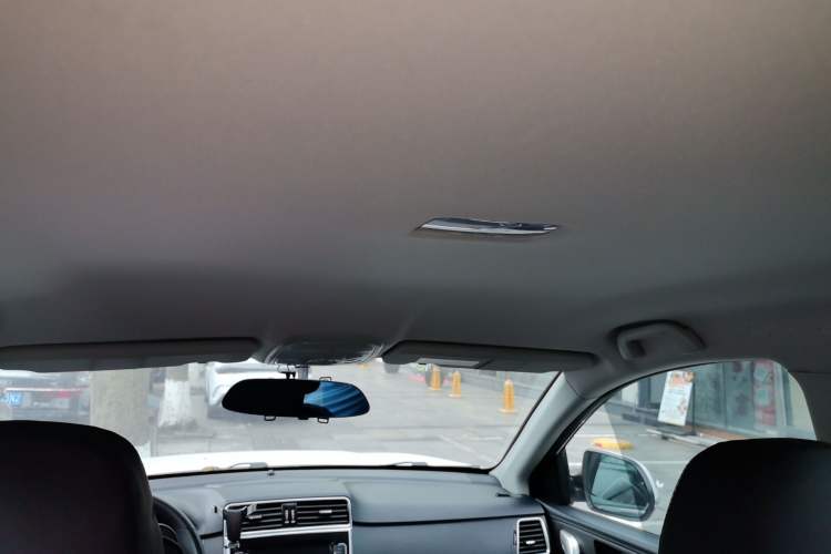 Used Haval M6 2019 1.5T Manual Two-Wheel Drive Urban Version China VI Standard Headliner