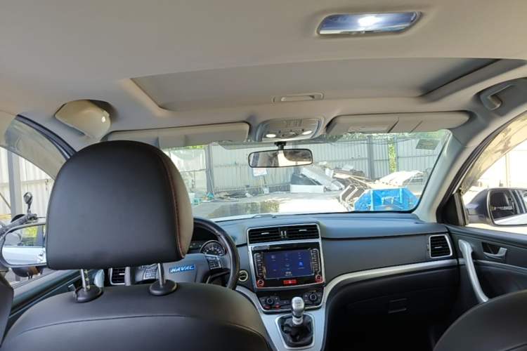 Used Haval M6 2019 1.5T Manual Two-Wheel Drive Elite Version China VI Standard Headliner