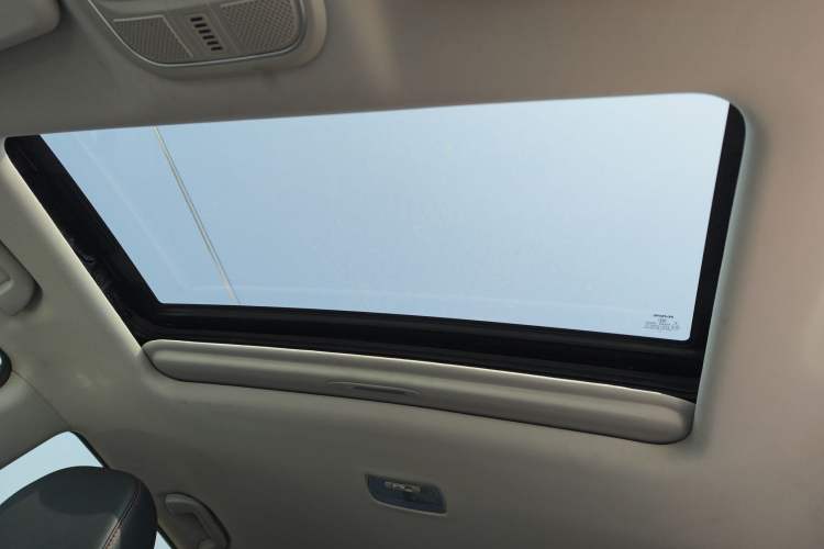 Used Haval M6 2019 1.5T DCT Two-Wheel Drive Value Edition China VI Standard Headliner