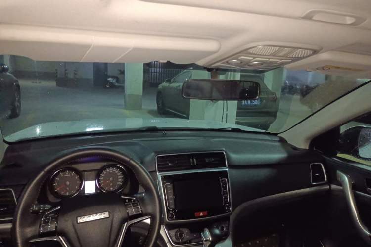 Used Haval M6 2019 1.5T DCT Two-Wheel Drive Elite Version China VI Standard Headliner