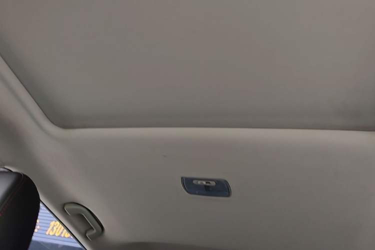 Used Haval M6 2019 1.5T Manual Two-Wheel Drive Elite Version China VI Standard Headliner