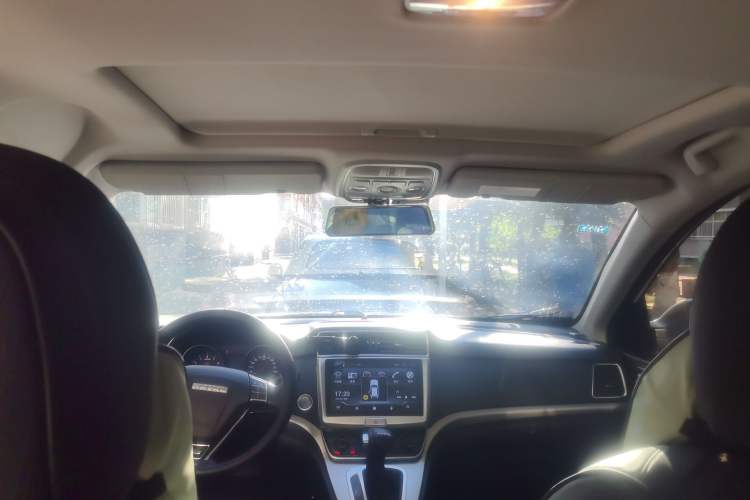 Used Haval M6 2019 1.5T DCT Two-Wheel Drive Value Edition China VI Standard Headliner