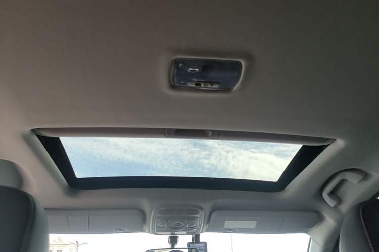Used Haval M6 2019 1.5T DCT Two-Wheel Drive Elite Version China VI Standard Headliner