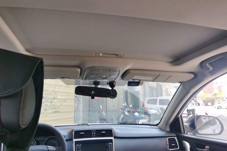 Used Haval M6 2019 1.5T Manual Two-Wheel Drive Elite Version China V Standard Headliner