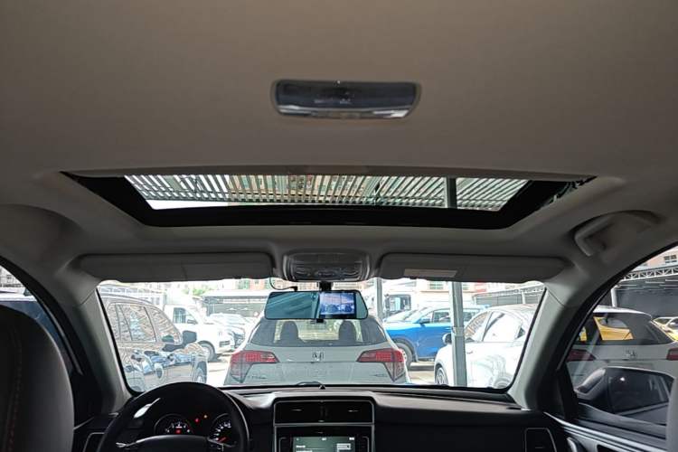 Used Haval M6 2019 1.5T DCT Two-Wheel Drive Elite Version China VI Standard Headliner