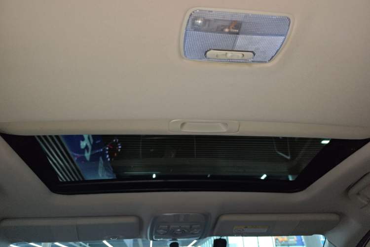 Used Haval M6 2019 1.5T DCT Two-Wheel Drive Elite Version China VI Standard Headliner