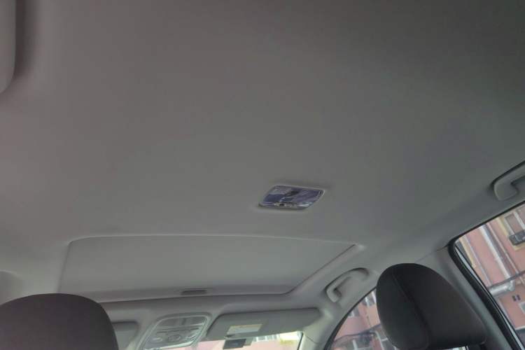 Used Haval M6 2019 1.5T DCT Two-Wheel Drive Urban Version China VI Standard Headliner