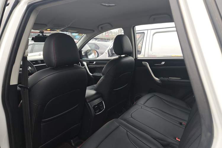 Used Haval M6 2019 1.5T DCT Two-Wheel Drive Urban Version China VI Standard Headliner