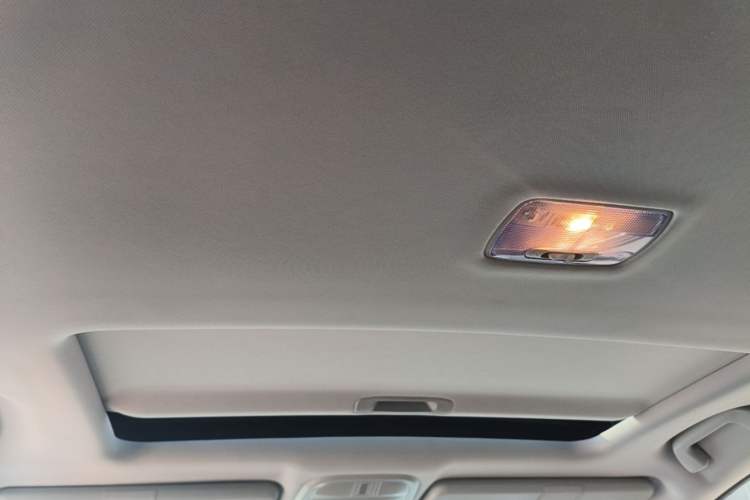 Used Haval M6 2019 1.5T DCT Two-Wheel Drive Value Edition China VI Standard Headliner