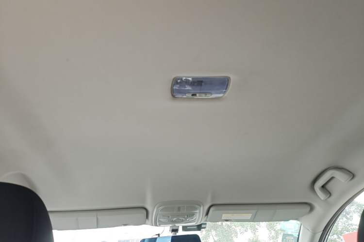 Used Haval M6 2019 1.5T Manual Two-Wheel Drive Urban Version China VI Standard Headliner