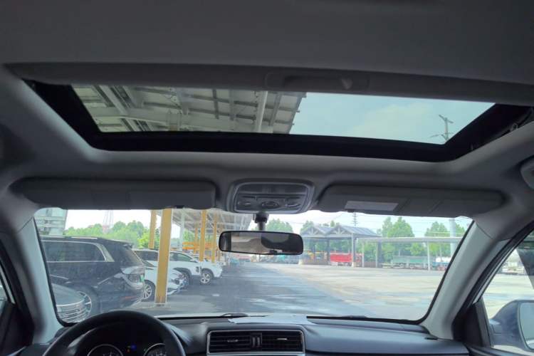 Used Haval M6 2019 1.5T DCT Two-Wheel Drive Value Edition China VI Standard Headliner