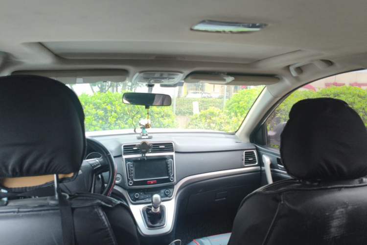 Used Haval M6 2019 1.5T Manual Two-Wheel Drive Elite Version China V Standard Headliner