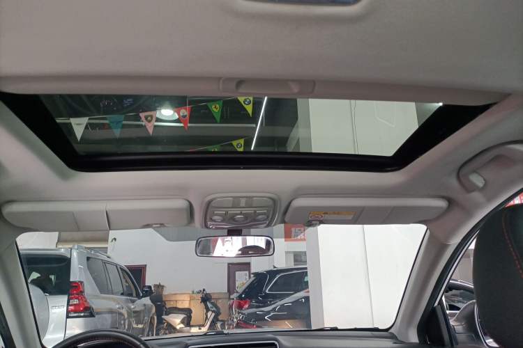 Used Haval M6 2019 1.5T DCT Two-Wheel Drive Elite Version China VI Standard Headliner