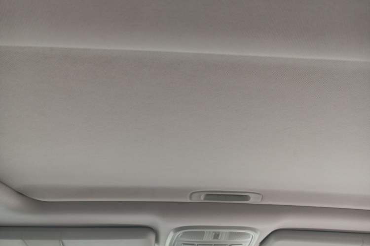 Used Haval M6 2019 1.5T DCT Two-Wheel Drive Value Edition China VI Standard Headliner