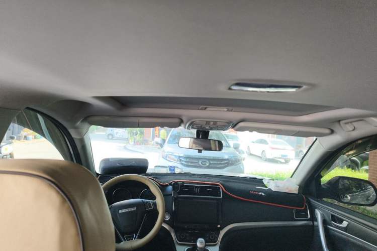 Used Haval M6 2019 1.5T Manual Two-Wheel Drive Elite Version China VI Standard Headliner