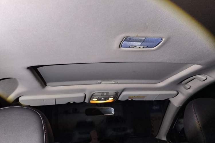 Used Haval M6 2019 1.5T DCT Two-Wheel Drive Elite Version China VI Standard Headliner