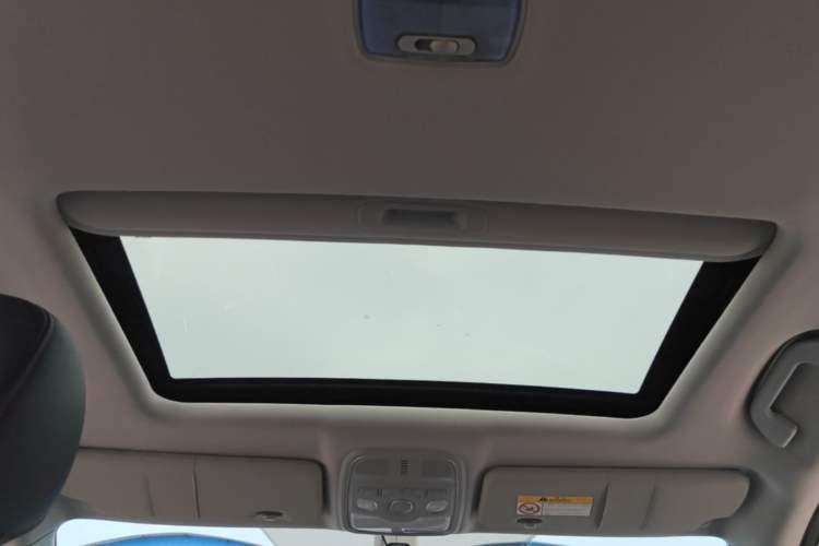 Used Haval M6 2019 1.5T DCT Two-Wheel Drive Elite Version China VI Standard Headliner