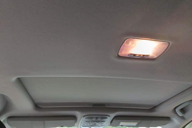 Used Haval M6 2019 1.5T Manual Two-Wheel Drive Elite Version China VI Standard Headliner