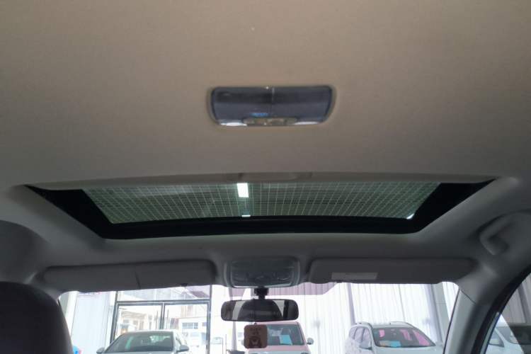Used Haval M6 2019 1.5T DCT Two-Wheel Drive Value Edition China VI Standard Headliner