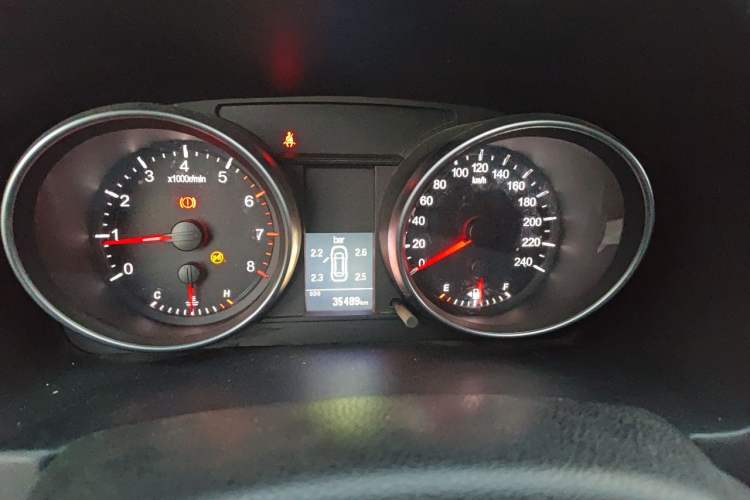 Used Haval M6 2019 1.5T Manual Two-Wheel Drive Elite Version China VI Standard Instrument Cluster