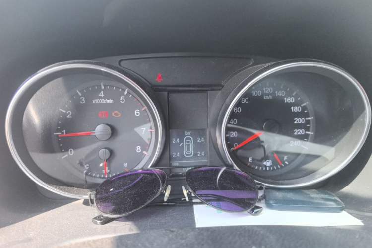 Used Haval M6 2019 1.5T Manual Two-Wheel Drive Elite Version China VI Standard Instrument Cluster