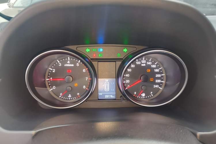Used Haval M6 2019 1.5T Manual Two-Wheel Drive Elite Version China VI Standard Instrument Cluster