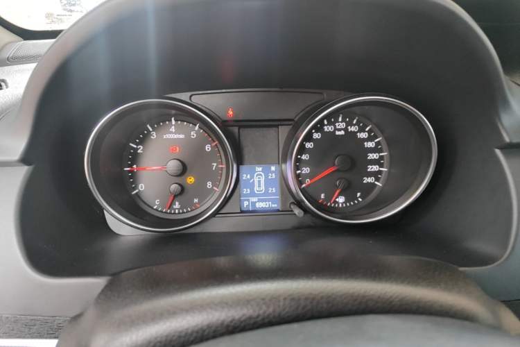 Used Haval M6 2019 1.5T DCT Two-Wheel Drive Value Edition China VI Standard Instrument Cluster