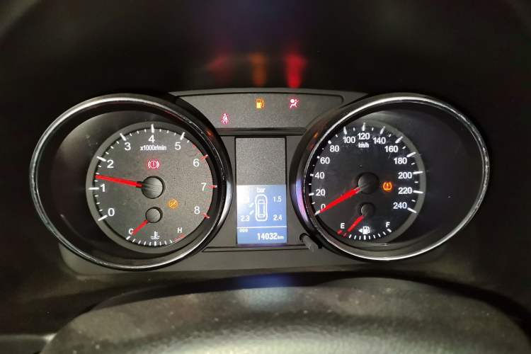 Used Haval M6 2019 1.5T Manual Two-Wheel Drive Urban Version China VI Standard Instrument Cluster
