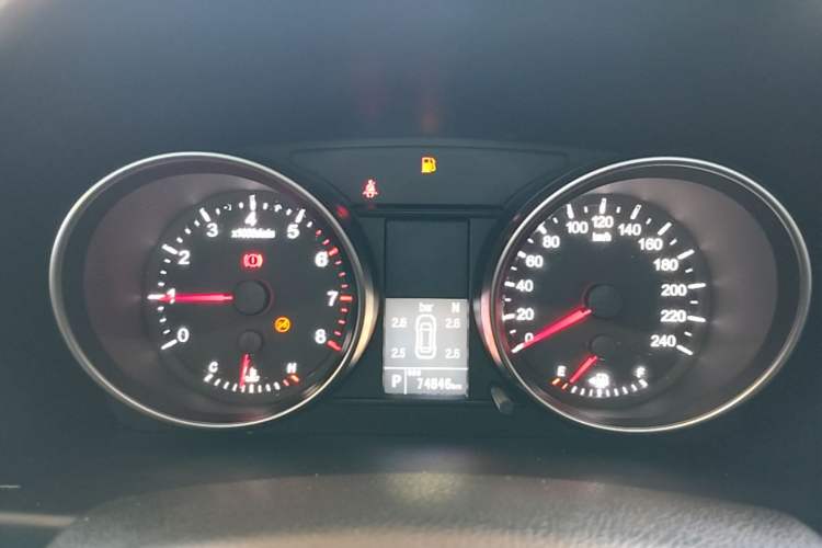 Used Haval M6 2019 1.5T DCT Two-Wheel Drive Value Edition China VI Standard Instrument Cluster