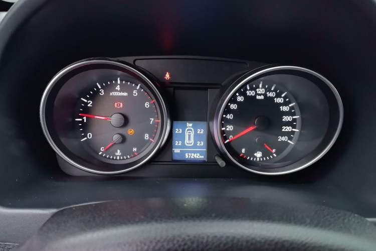 Used Haval M6 2019 1.5T Manual Two-Wheel Drive Urban Version China VI Standard Instrument Cluster