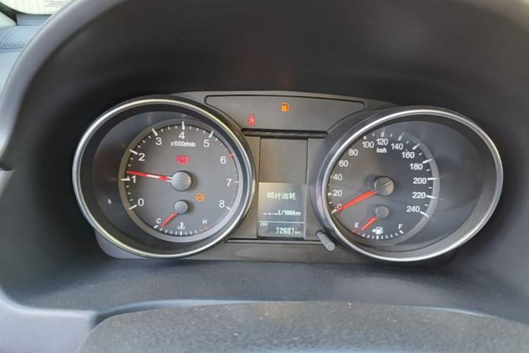 Used Haval M6 2019 1.5T Manual Two-Wheel Drive Elite Version China VI Standard Instrument Cluster