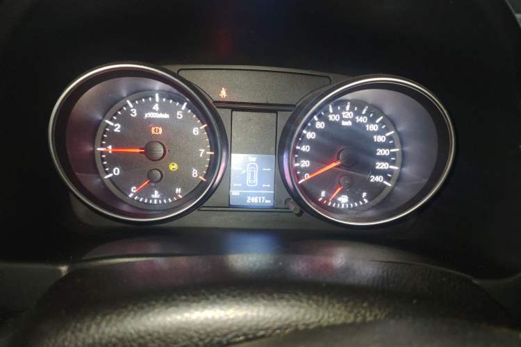Used Haval M6 2019 1.5T Manual Two-Wheel Drive Urban Version China VI Standard Instrument Cluster
