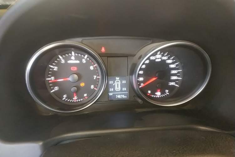 Used Haval M6 2019 1.5T Manual Two-Wheel Drive Elite Version China VI Standard Instrument Cluster