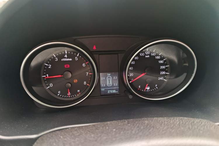 Used Haval M6 2019 1.5T Manual Two-Wheel Drive Urban Version China VI Standard Instrument Cluster