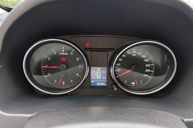 Used Haval M6 2019 1.5T Manual Two-Wheel Drive Elite Version China VI Standard Instrument Cluster