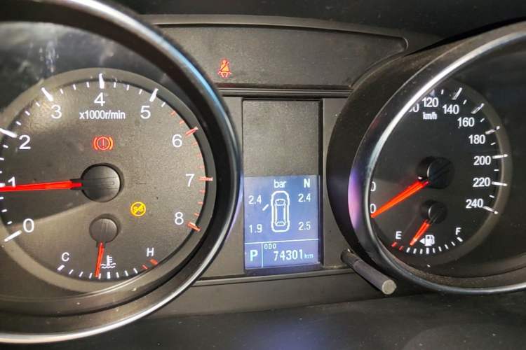 Used Haval M6 2019 1.5T DCT Two-Wheel Drive Value Edition China VI Standard Instrument Cluster