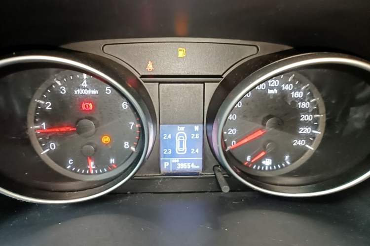 Used Haval M6 2019 1.5T DCT Two-Wheel Drive Value Edition China VI Standard Instrument Cluster