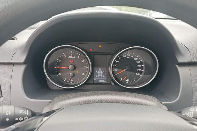 Used Haval M6 2019 1.5T Manual Two-Wheel Drive Urban Version China VI Standard Instrument Cluster