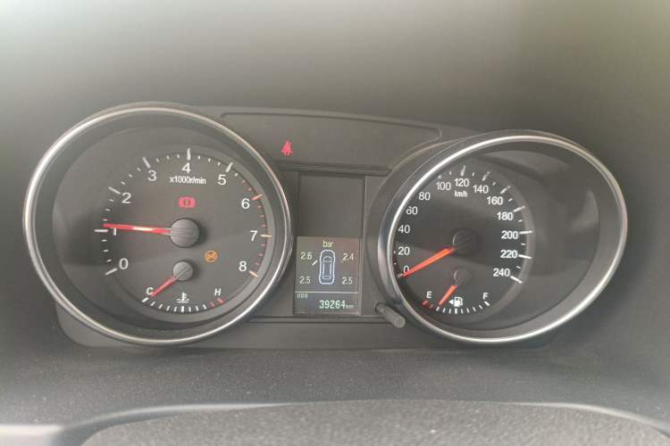 Used Haval M6 2019 1.5T Manual Two-Wheel Drive Urban Version China VI Standard Instrument Cluster