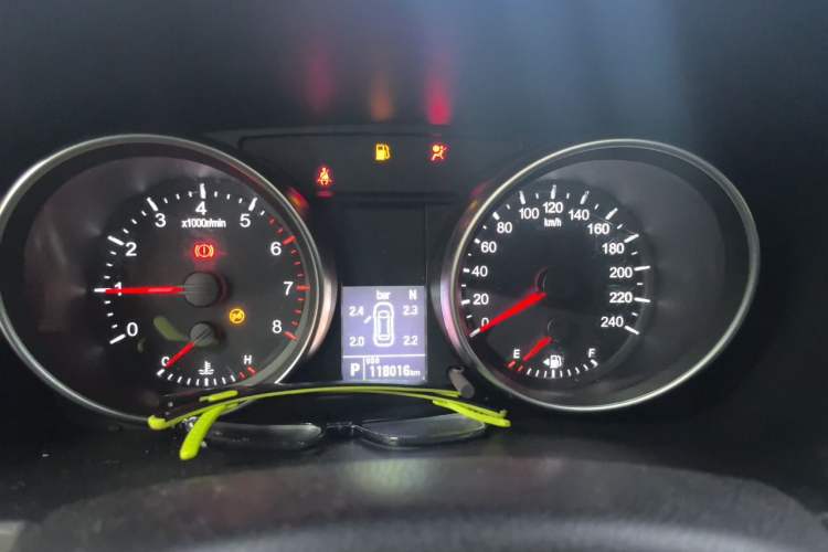 Used Haval M6 2019 1.5T DCT Two-Wheel Drive Elite Version China VI Standard Instrument Cluster