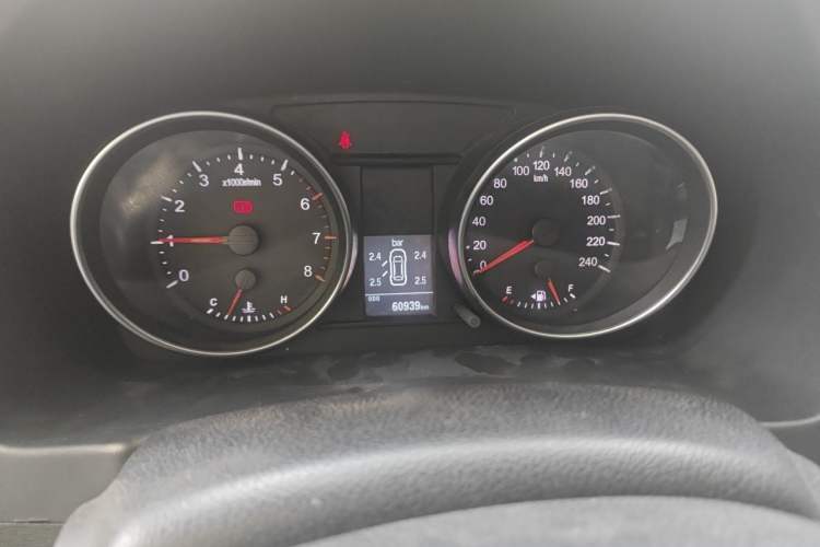 Used Haval M6 2019 1.5T Manual Two-Wheel Drive Urban Version China VI Standard Instrument Cluster