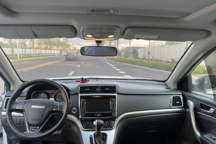 Used Haval M6 2019 1.5T DCT Two-Wheel Drive Elite Version China VI Standard Interior 1
