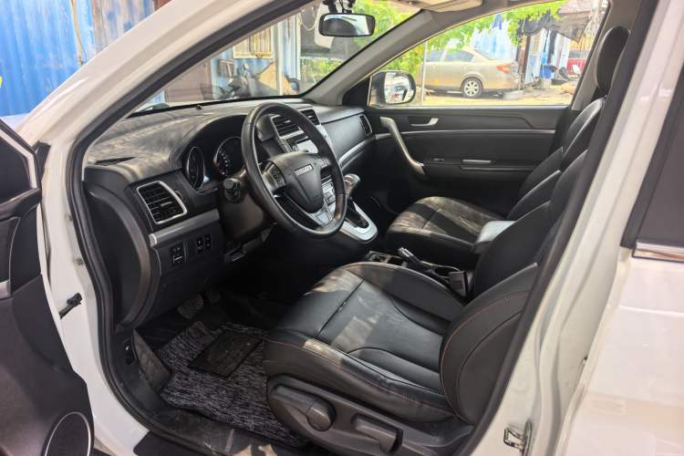 Used Haval M6 2019 1.5T DCT Two-Wheel Drive Elite Version China VI Standard Interior 1