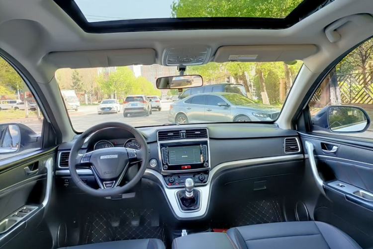 Used Haval M6 2019 1.5T Manual Two-Wheel Drive Elite Version China VI Standard Interior 1