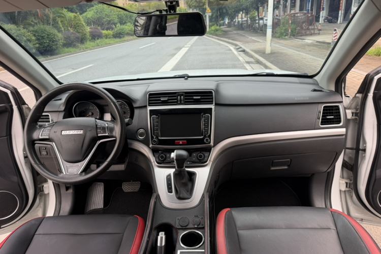 Used Haval M6 2019 1.5T DCT Two-Wheel Drive Urban Version China VI Standard Interior 2