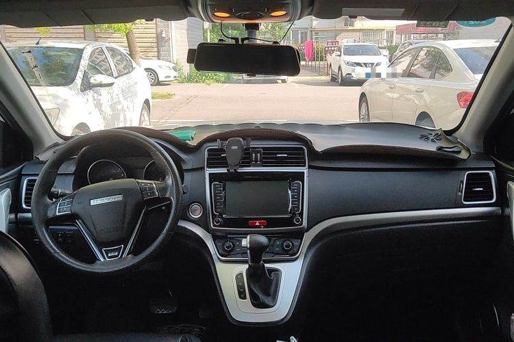 Used Haval M6 2019 1.5T DCT Two-Wheel Drive Value Edition China VI Standard Interior 2