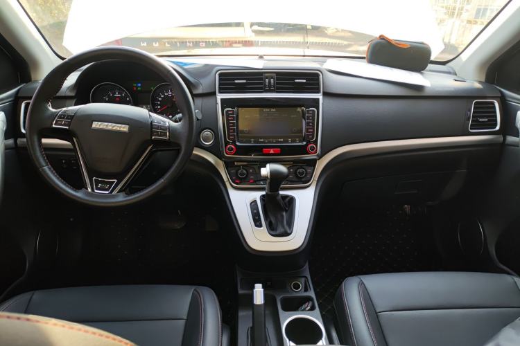 Used Haval M6 2019 1.5T DCT Two-Wheel Drive Elite Version China VI Standard Interior 2